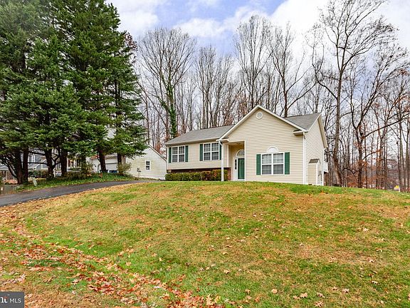 3rd image of 10421 Chesterwood Dr