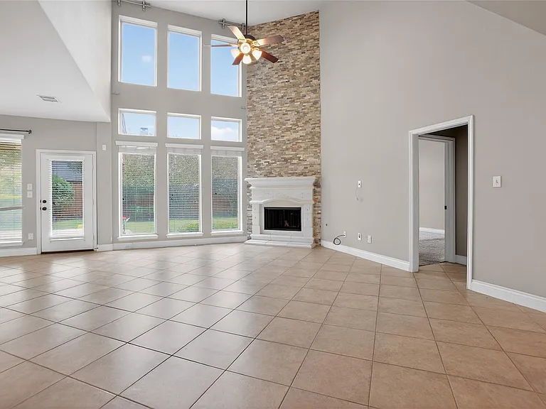 6535 Arroyo Springs Ln — Photo 12