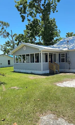 66 Currie St Photo 1
