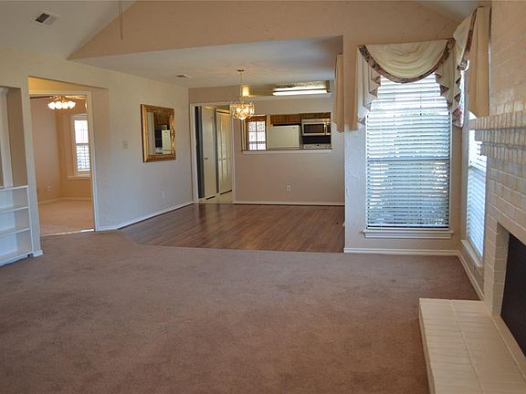 3rd image of 1826 Maplewood Trl