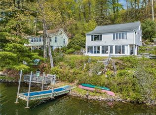 4 E Shore Rd, Ellington, CT 06029