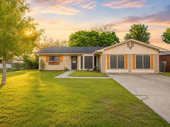 904 Kent Dr, Gainesville, TX 76240