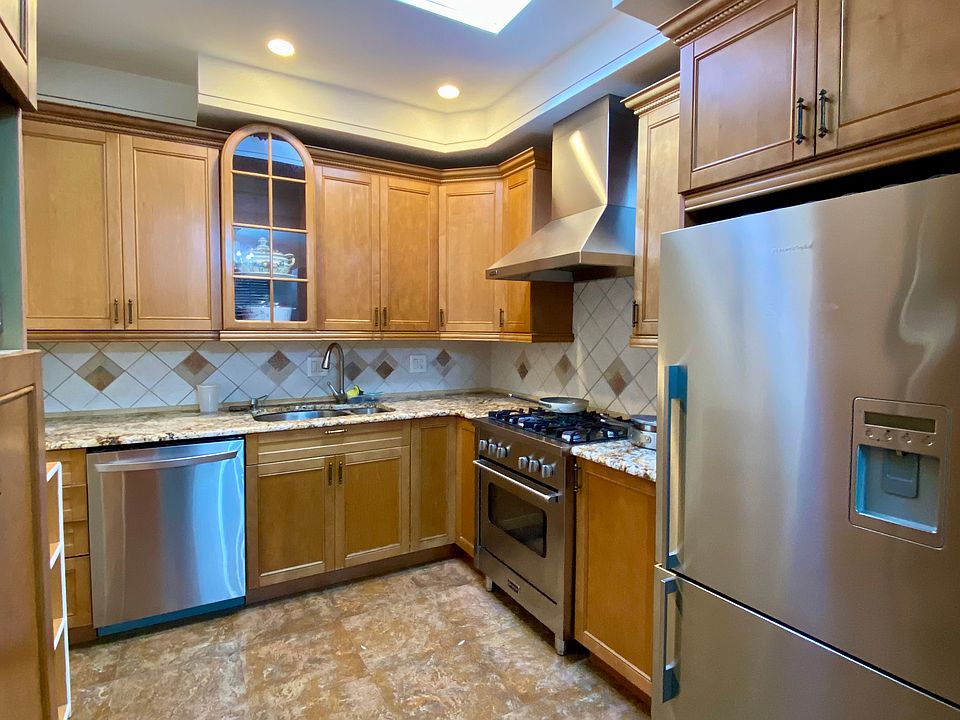 1st image of 240 Bay 22 St #2