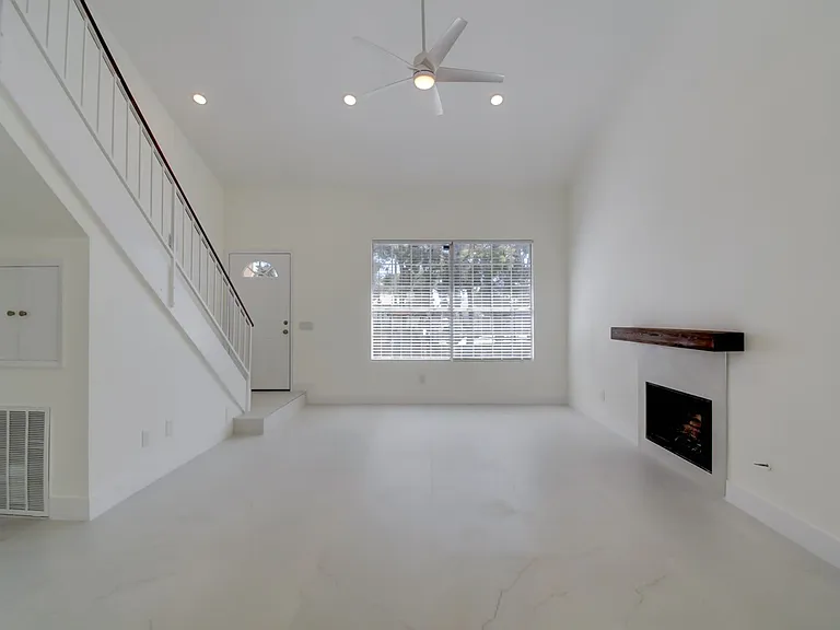 105 Gooseberry Ln — Photo 9