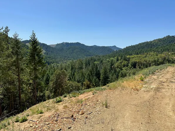 3042 Coyote Creek Rd, Wolf Creek, OR 97497