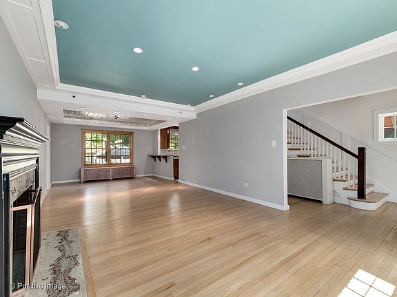 3rd image of 386 Linden St