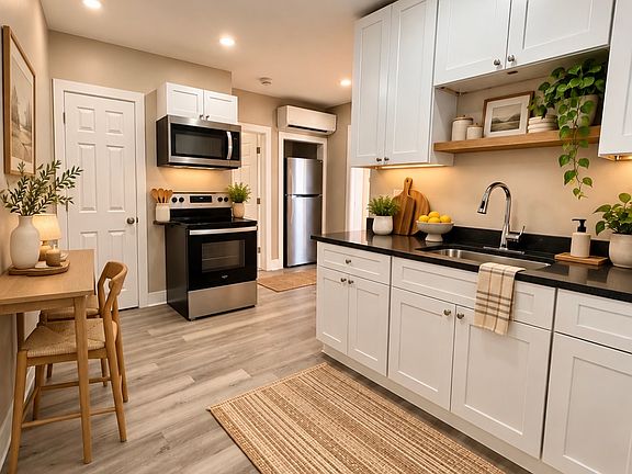 5th image of 31 Russell St APT 3F