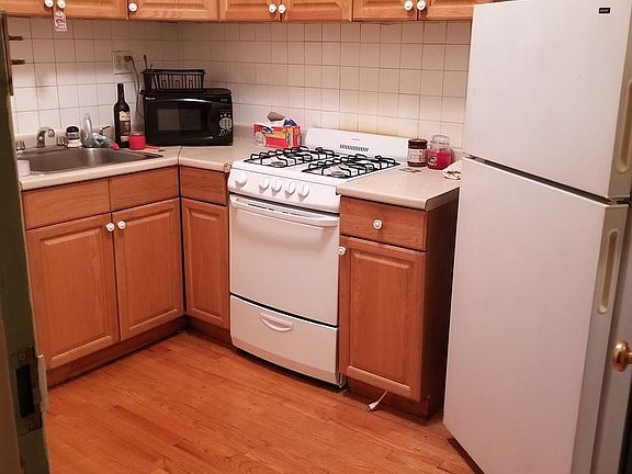 4th image of 316 E 11th St APT 3A