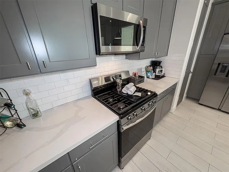2404 Saint Charles St — Photo 7