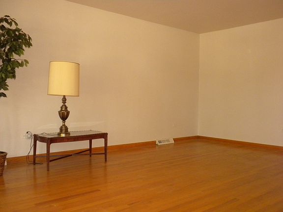 2nd image of 17359 Oleander Ave
