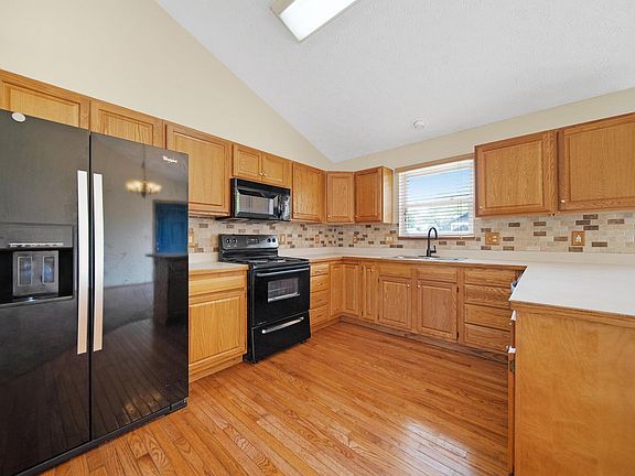 4th image of 412 Zanesville Ave