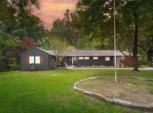921 NE McCarthy Ave, Kansas City, MO 64118