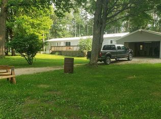 5131 Pine Point Dr, Barryton, MI 49305
