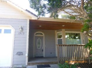 1989 Seabrook Ln, Florence, OR 97439