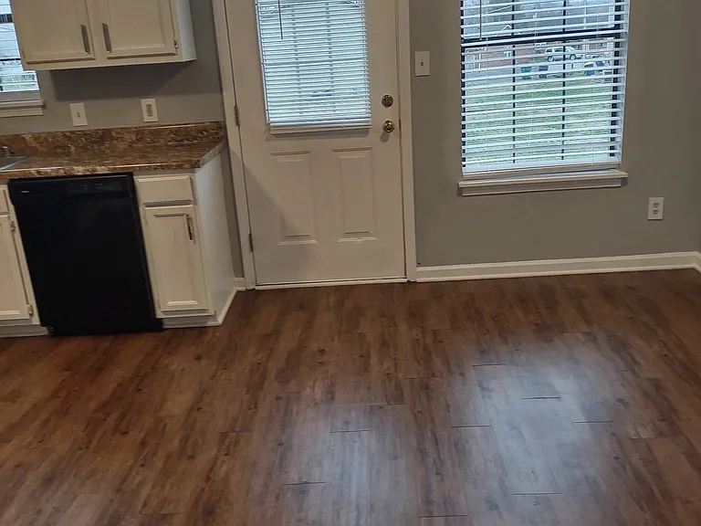 414 Western Green Ave #D — Photo 4
