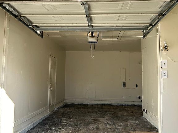 2nd image of 2333 S Main St