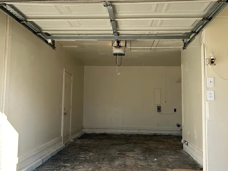 2333 S Main St — Photo 2