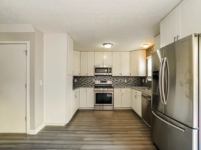 848 Wallinger Dr — Photo 11