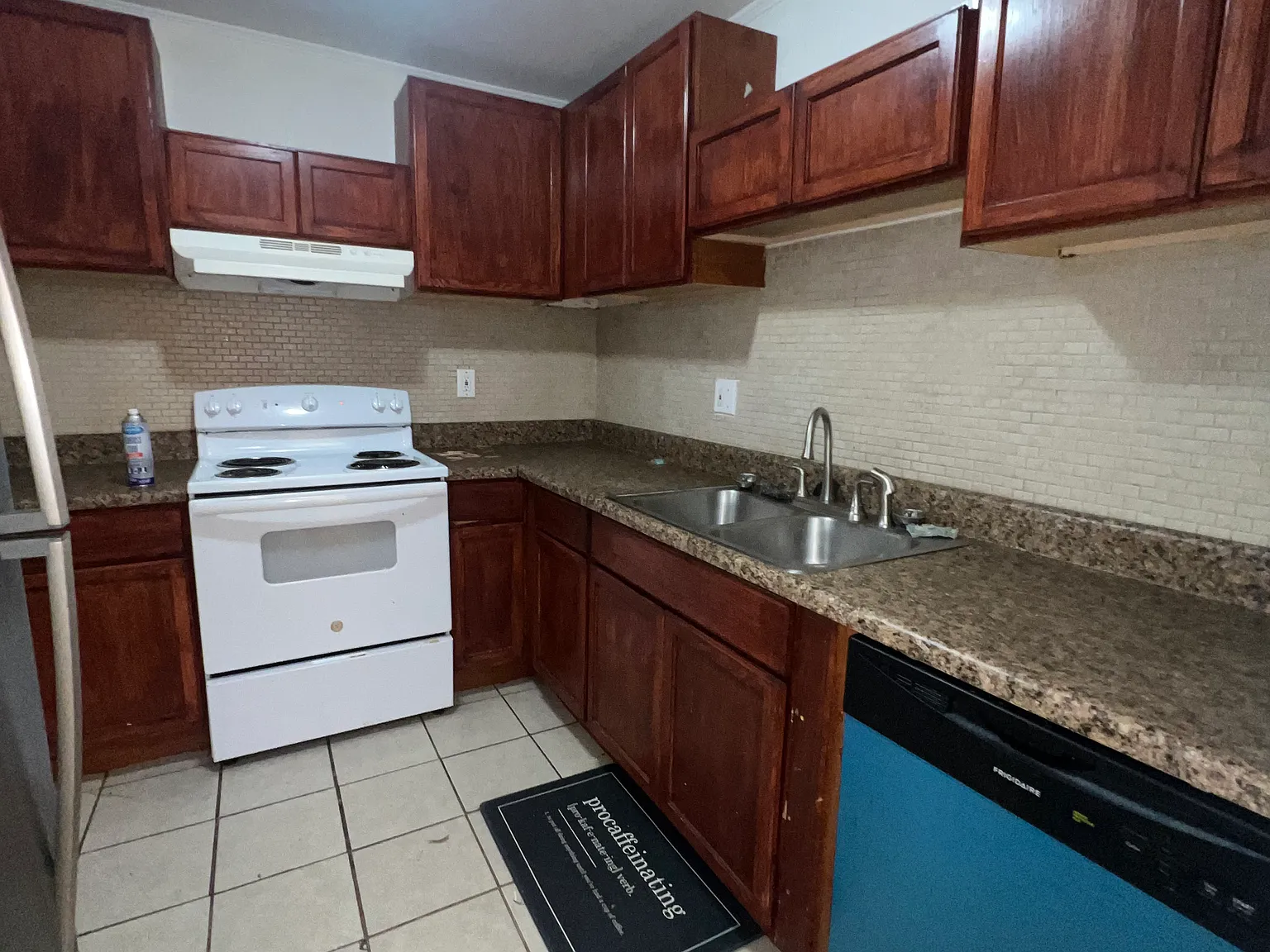 2 bed, 2.5 bath, 1200 sqft, $1,650 — Photo 3