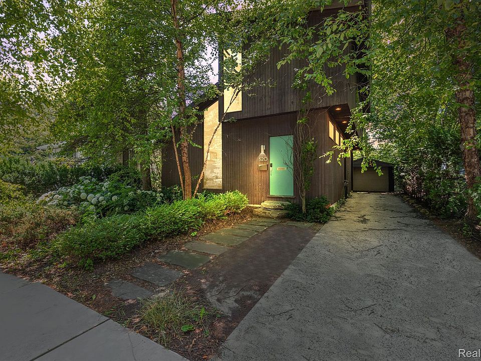 1st image of 520 S Alexander Ave