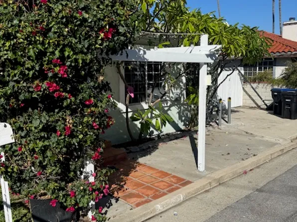 919 Cherokee Ln, Glendale, CA 91205