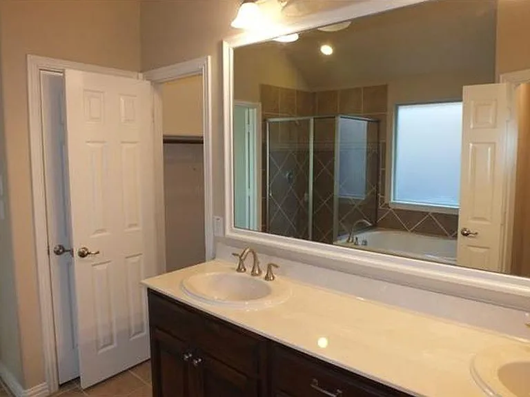 Master Bath3
