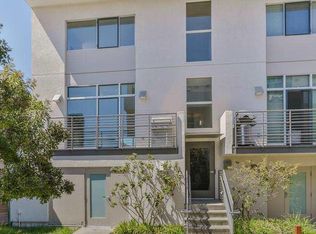 107 Liquid Sugar Dr, Emeryville, CA 94608
