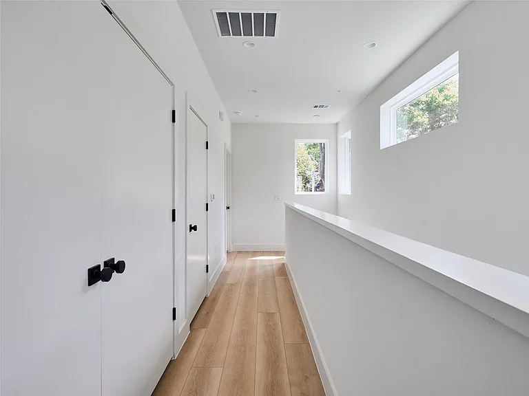 412 Hackberry Ln #1 — Photo 33