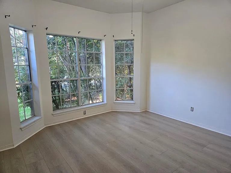 120 Hiwon Dr — Photo 30