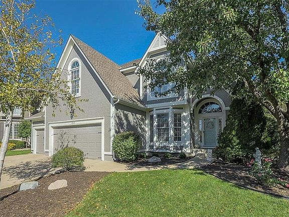 2nd image of 13913 Parkhill Ln