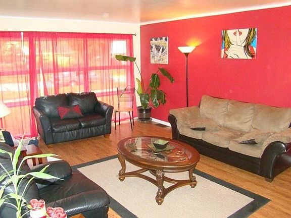5th image of 922 Newcastle Ave