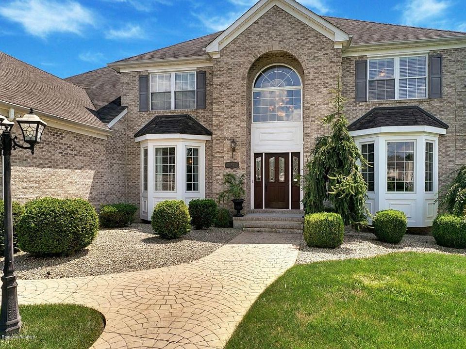 1st image of 157 Newington Ln