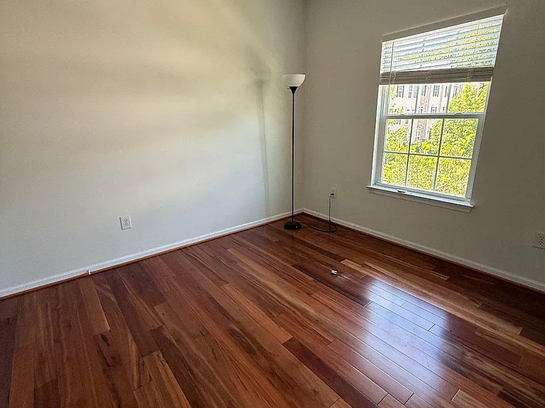 7581 Taunton Ct — Photo 22