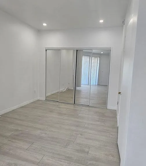 13718 Moorpark St — Photo 10