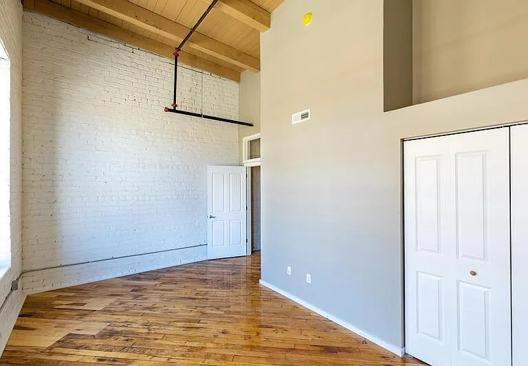 116 N 4th St #301 — Photo 8
