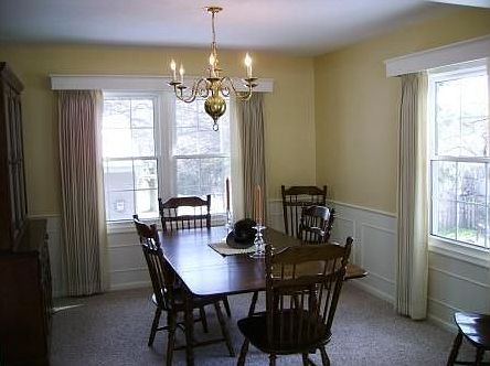 4th image of 2905 Crestwood Dr