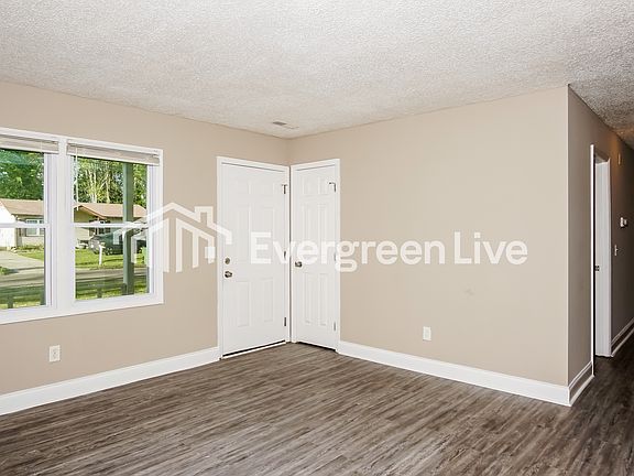 5th image of 3241 Uvalde Ln NW
