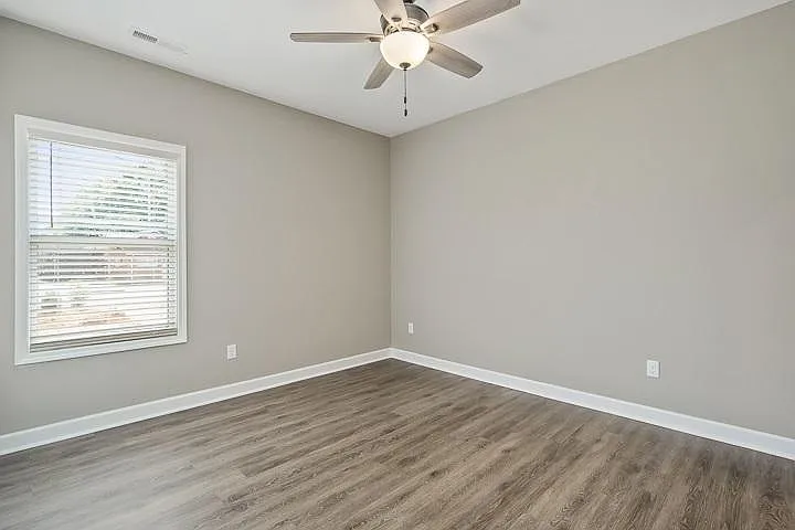 2 bed, 1100 sqft, $1,200 — Photo 4