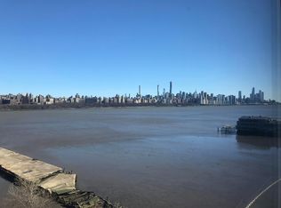 6510 City Pl, Edgewater, NJ 07020