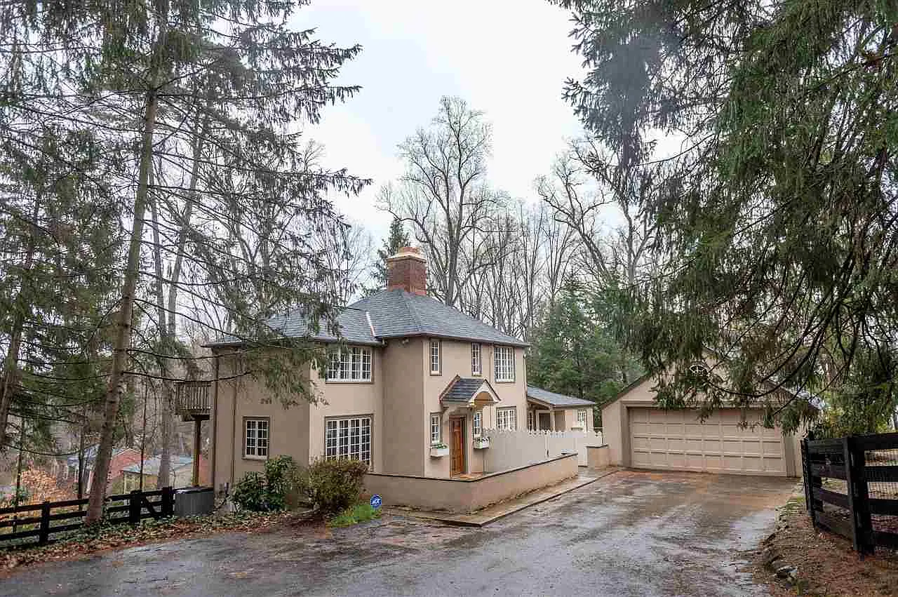 1345 Hilltop Rd photo 1