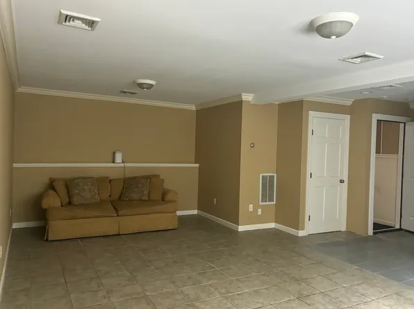 32 Princeton Ave, Rocky Hill, NJ 08553