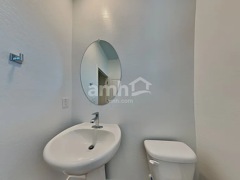 4625 S 97th Dr — Photo 9