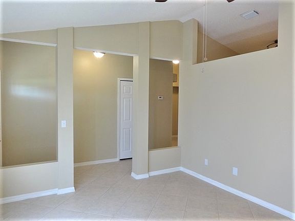 3rd image of 2355 SW Woodridge St