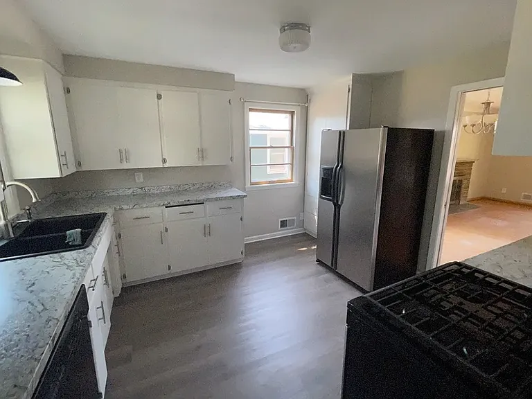 6015 Newton Ave S — Photo 7
