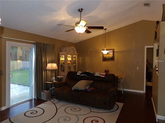 5th image of 654 Mosquero Ave