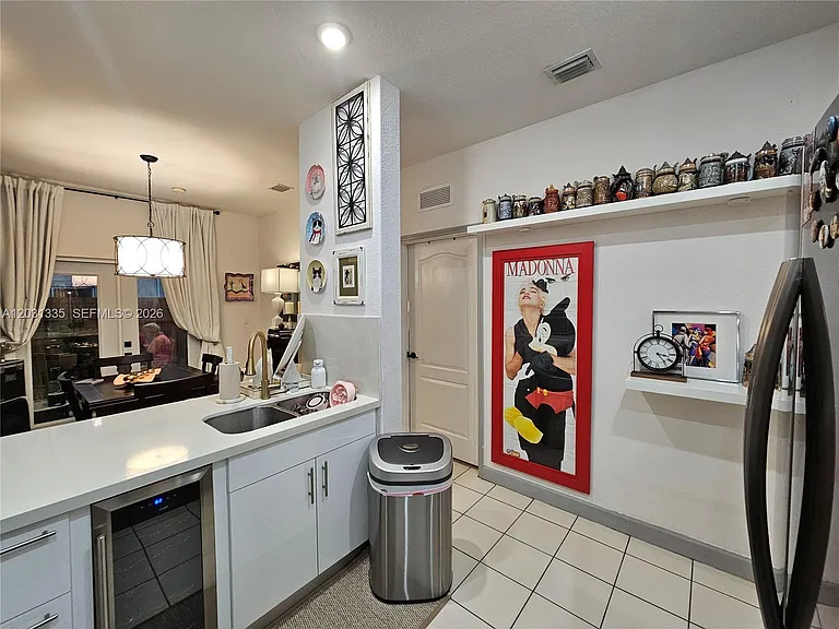 1661 SE 28th St #105 — Photo 14