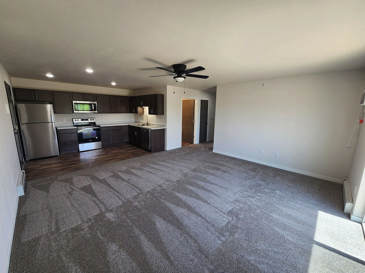 Plaza View Apartments — Photo 3
