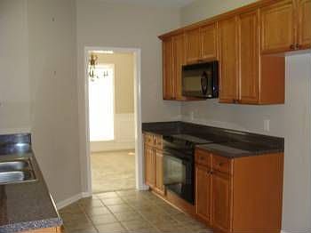 4th image of 685 Bentmoor Dr