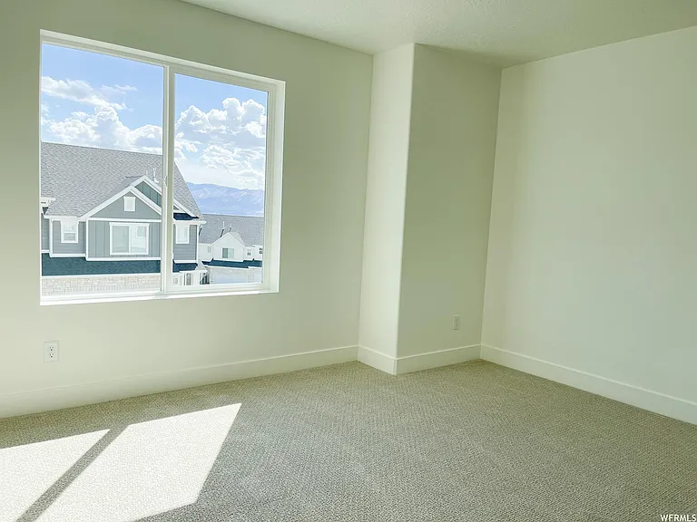998 W Shadow Brook Ln — Photo 6