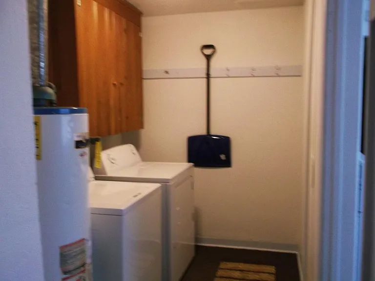 624 Ash St — Photo 5